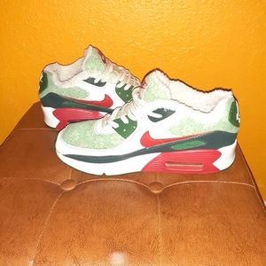 Nike Air Max sz 4y